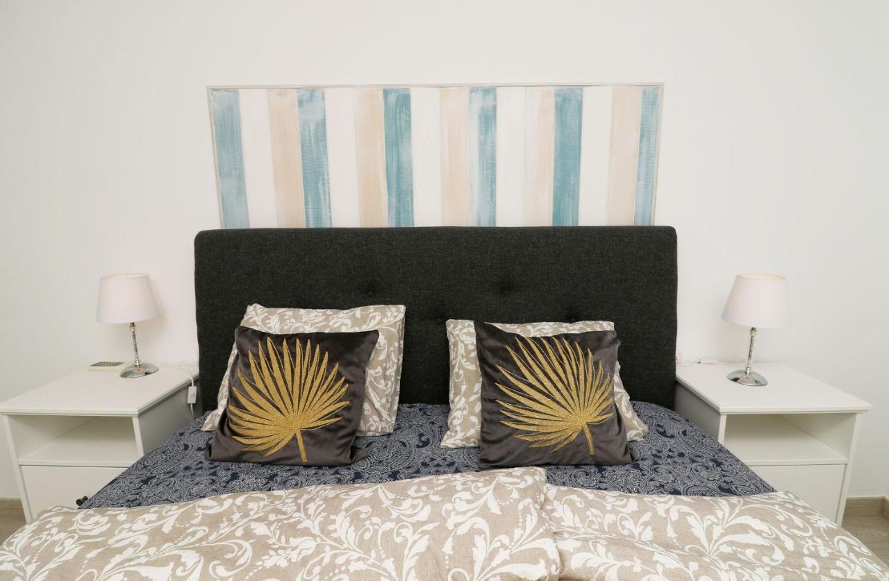 Family Apartment Walking Distance To The Sea And All Amenities Sitio de Calahonda Luaran gambar