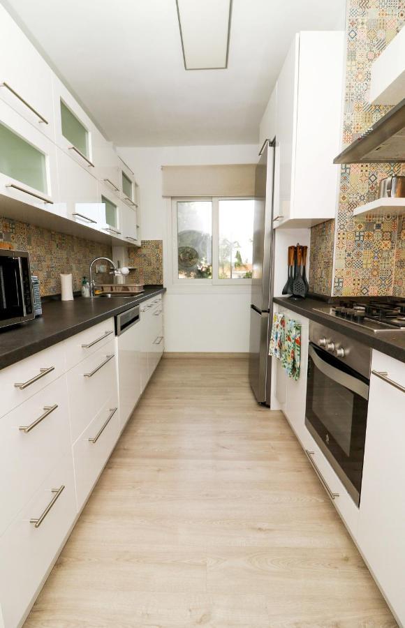 Family Apartment Walking Distance To The Sea And All Amenities Sitio de Calahonda Luaran gambar
